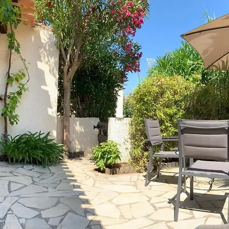 Village Naturiste Au Calme Avec Jardin Privatif Et Piscine Hébergement de vacances *